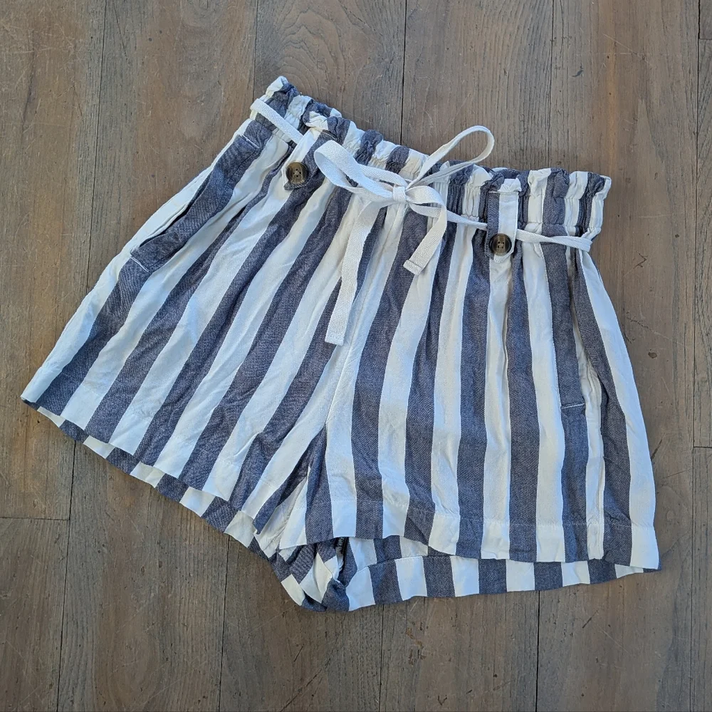 ✨5 For $25 American Eagle Outfitters High Waist Striped Shorts - Navy and White - Picture 1 of 4
